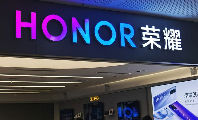 HONOR Çin’de akıllı telefon pazarında ilk sıraya yükseldi